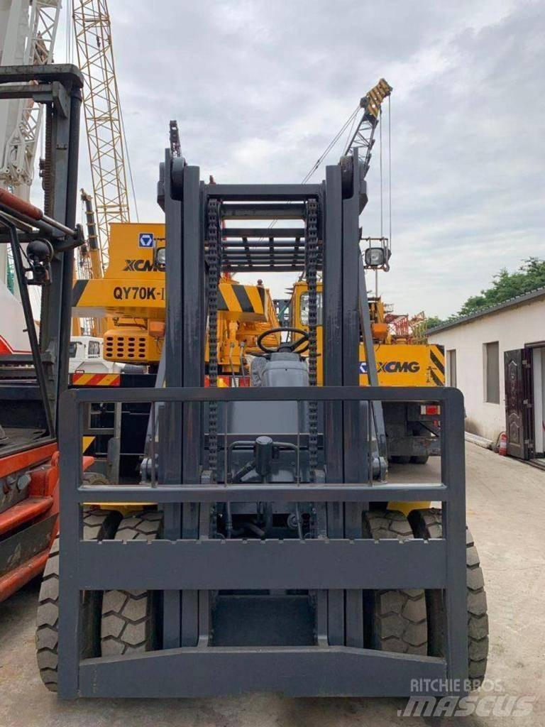 Komatsu 8 Ton ディーゼル・軽油