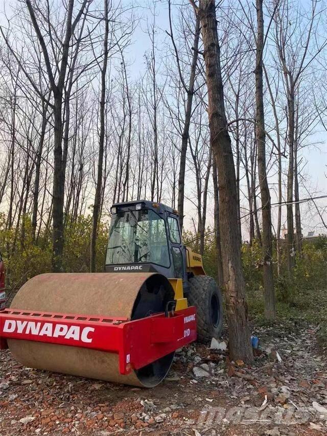 Dynapac CA301 振動ローラ