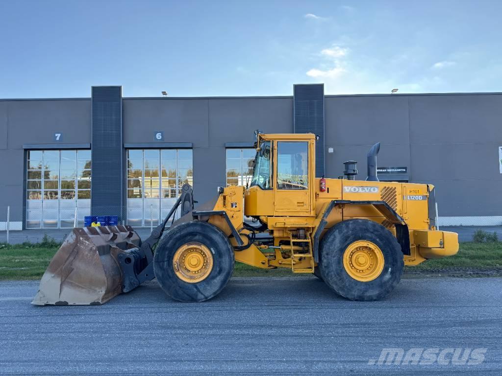 Volvo L 120 D ホイールローダー・タイヤショベル