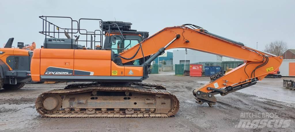 Doosan DX225LC-5 大型油圧ショベル12t以上（パワーショベル・ユンボ）