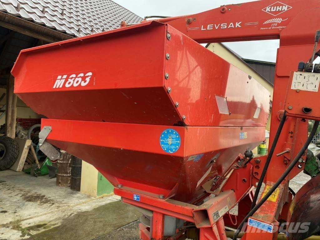 Kuhn M863 ミネラル散布機