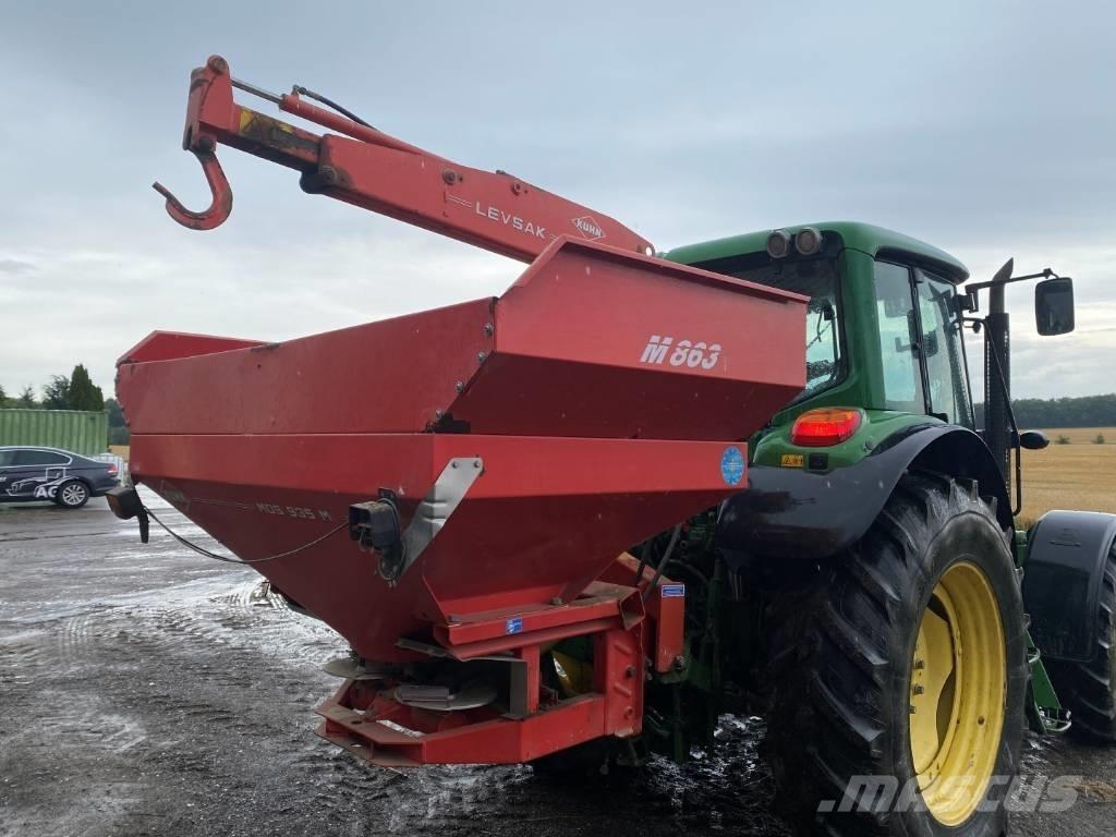 Kuhn M863 ミネラル散布機