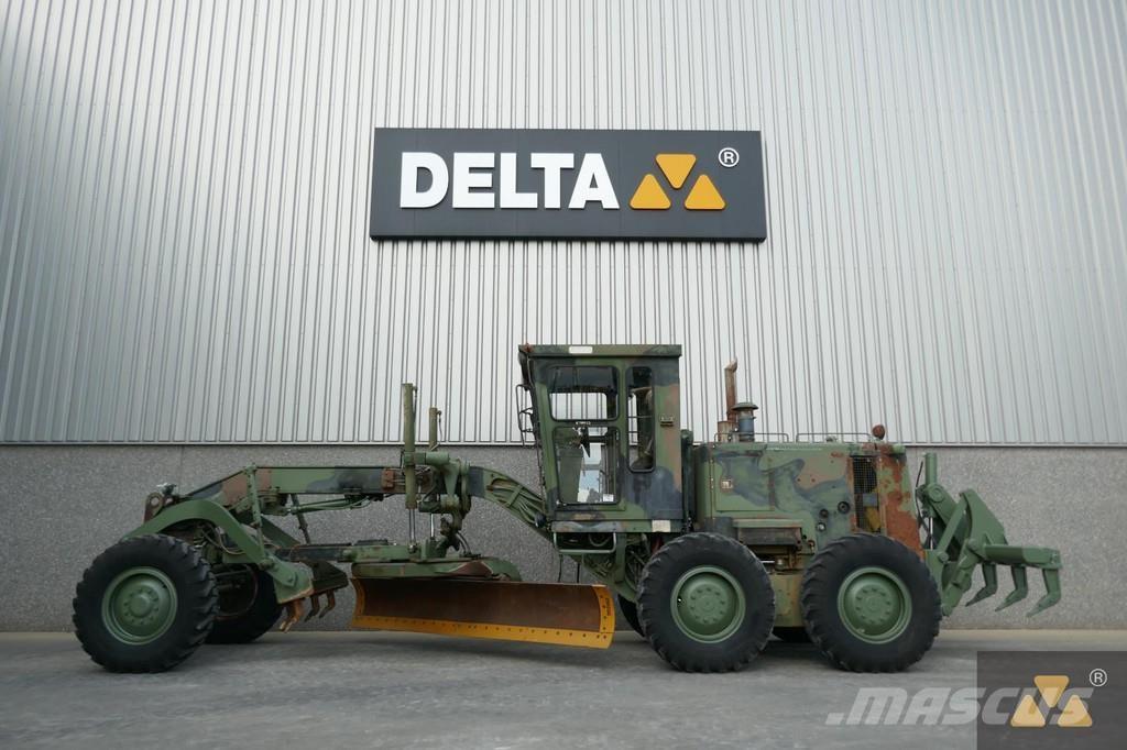 CAT 130G Ex-army モーターグレーダー