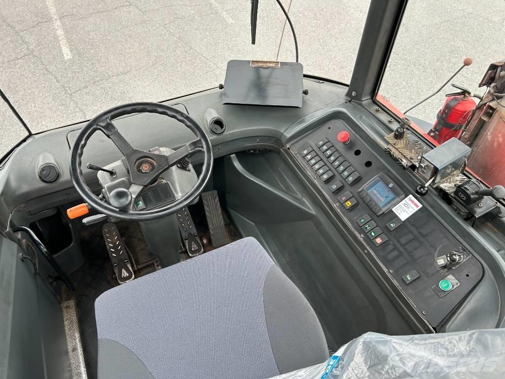 Kalmar TR618i ターミナルトラクター