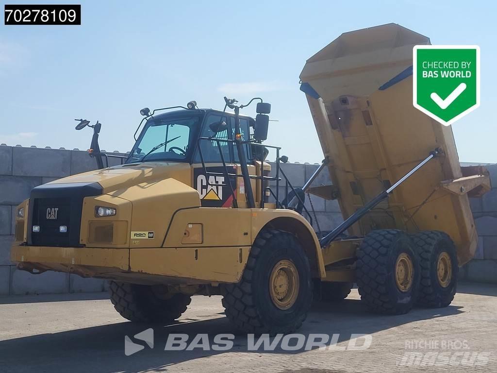 CAT 735 C アーティキュレート式ダンプトラック