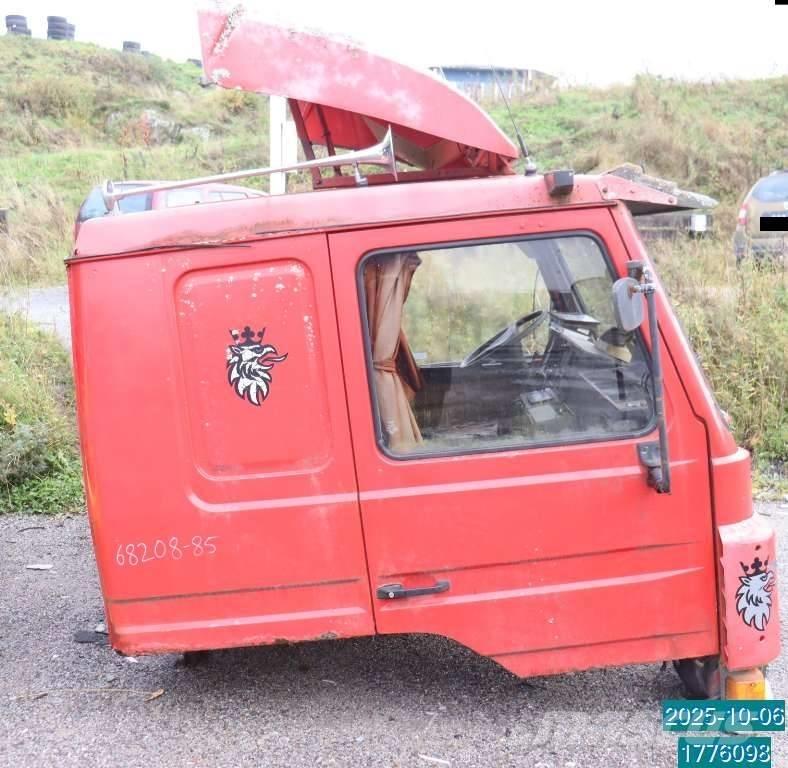 Scania P 82 M キャビン及び内装