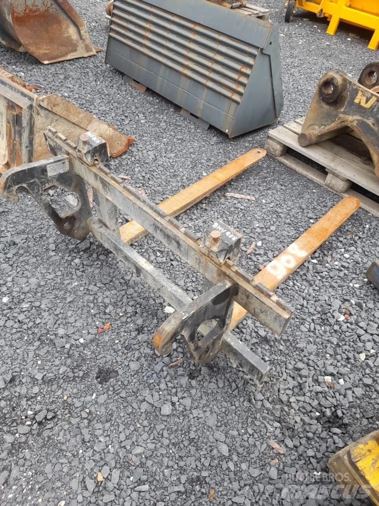 CAT 908M ホイールローダー・タイヤショベル