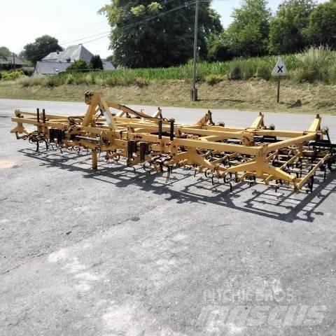  EBRA KOMBINEL 土掻き機