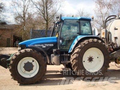 New Holland TM 165 トラクター