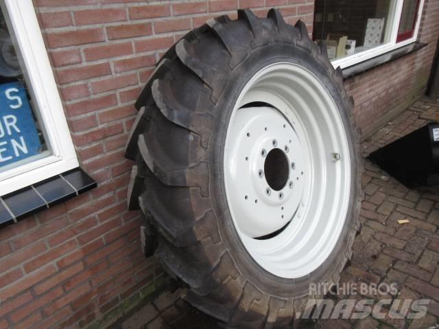 Michelin 13.6/38 タイヤ、ホイル、リム