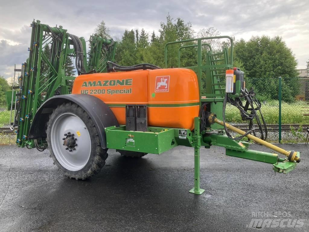 Amazone UG 2200 牽引型スプレイヤー