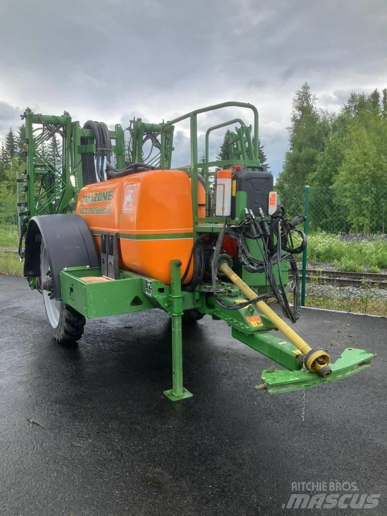 Amazone UG 2200 牽引型スプレイヤー