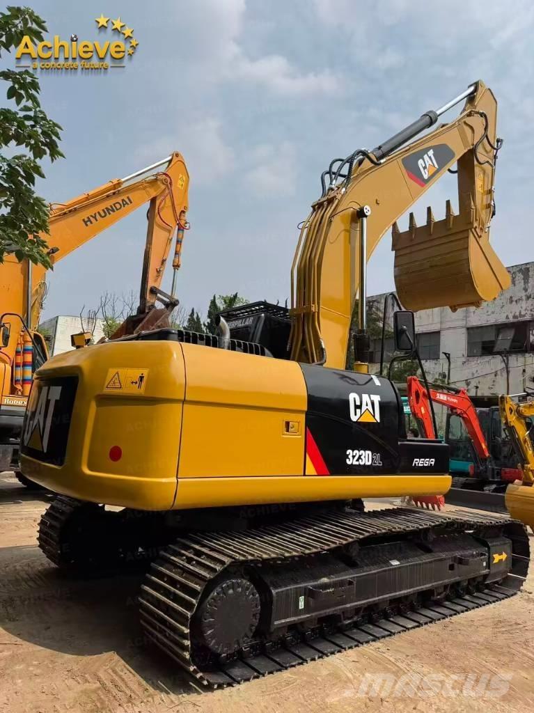 CAT 323D2L 大型油圧ショベル12t以上（パワーショベル・ユンボ）