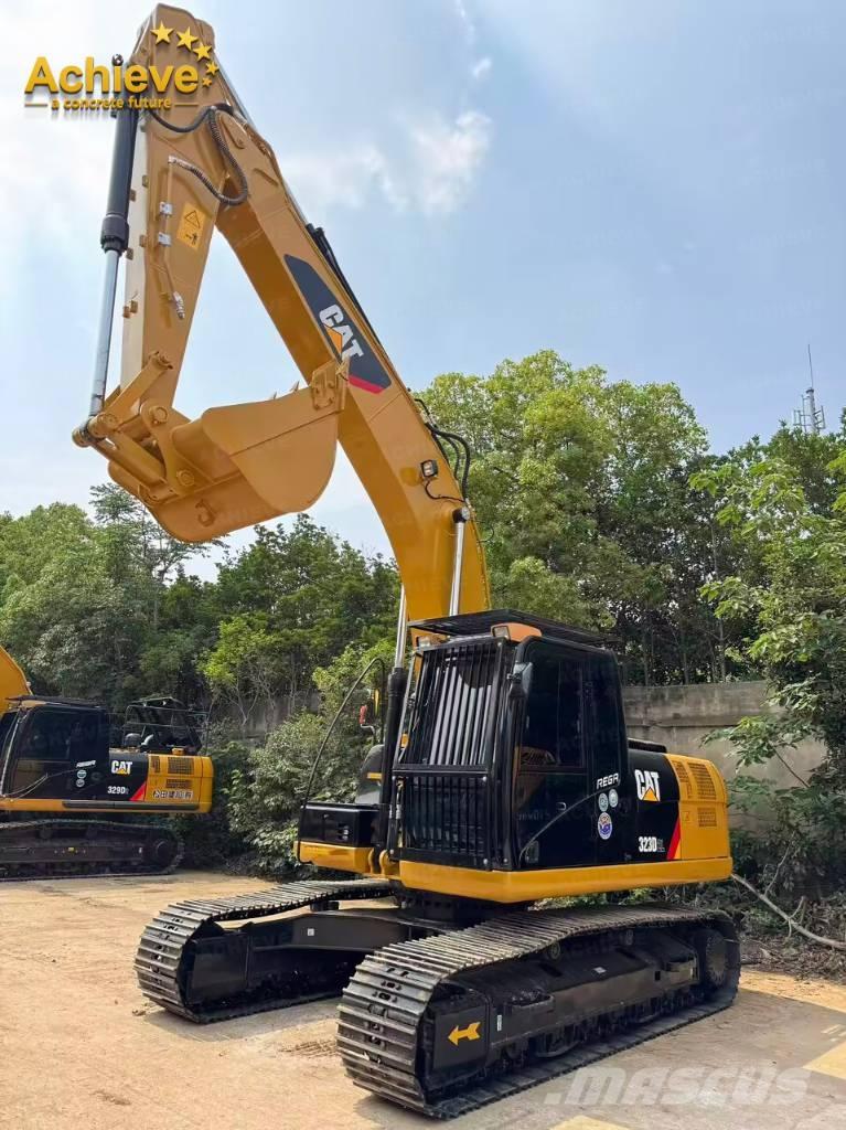 CAT 323D2L 大型油圧ショベル12t以上（パワーショベル・ユンボ）