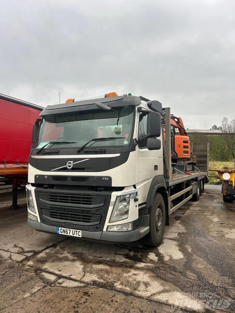 Volvo FM 11 330 平ボディー／ウインチトラック
