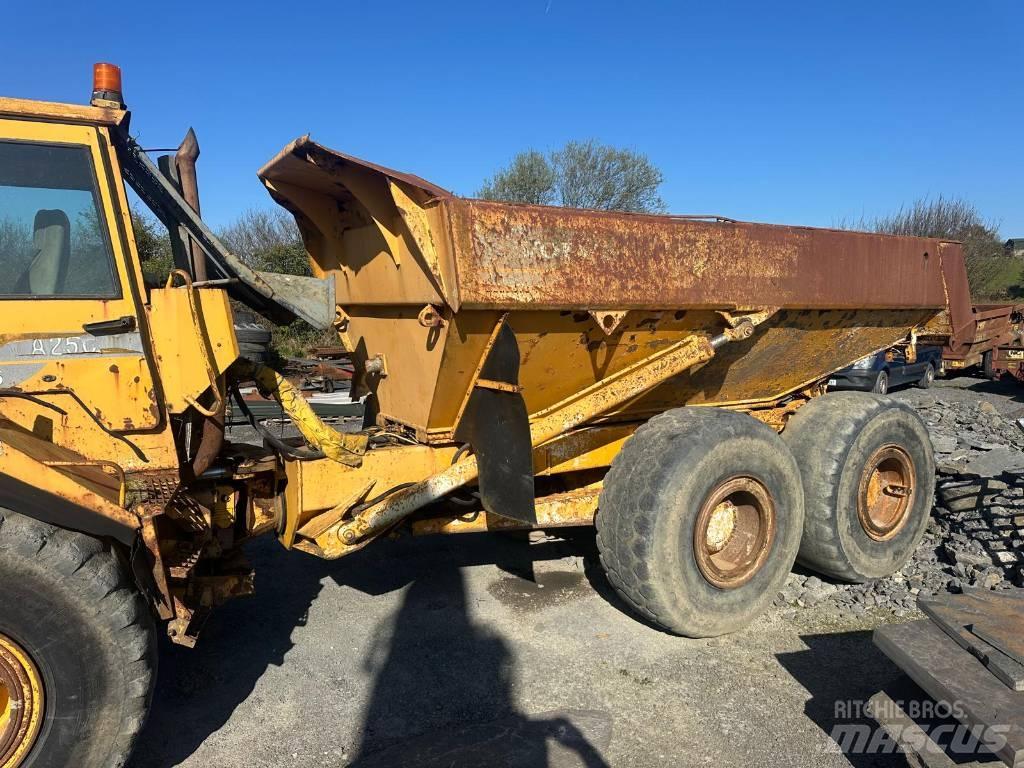 Volvo A 25 C アーティキュレート式ダンプトラック