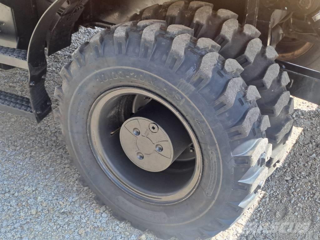 CAT M318F ホイール式油圧ショベル（パワーショベル・ユンボ・バックホー）