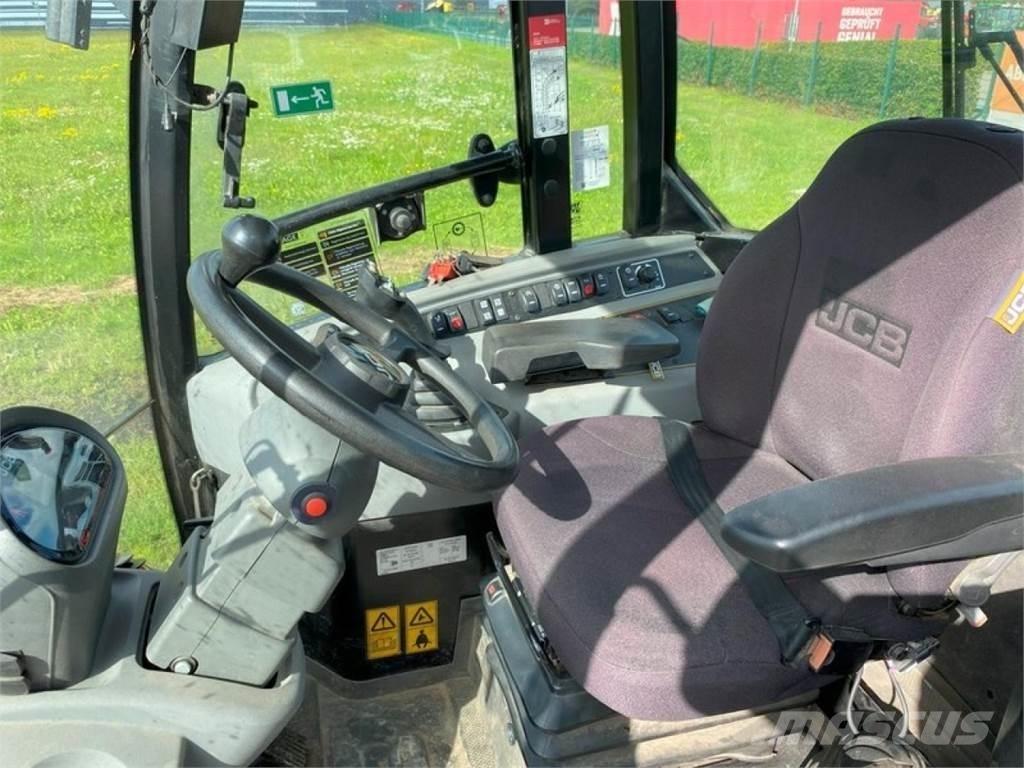 JCB TM 220 - 40 KM/H 農業用テレハンドラー