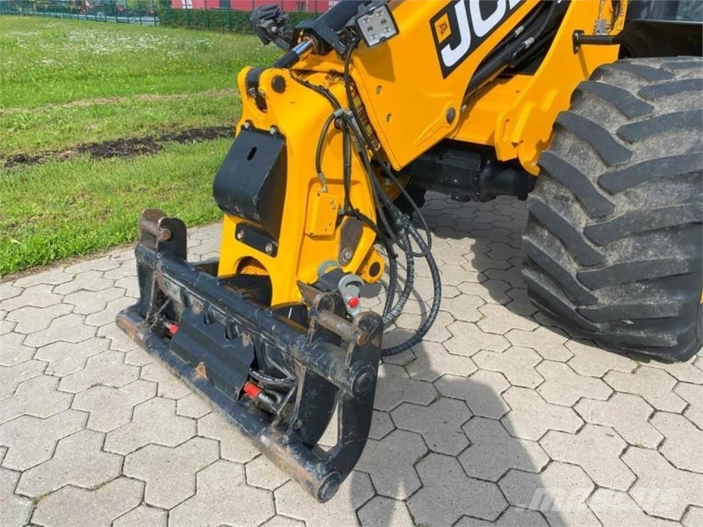 JCB TM 220 - 40 KM/H 農業用テレハンドラー