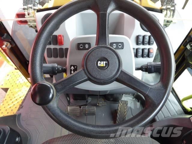 CAT 444 バックホーローダー