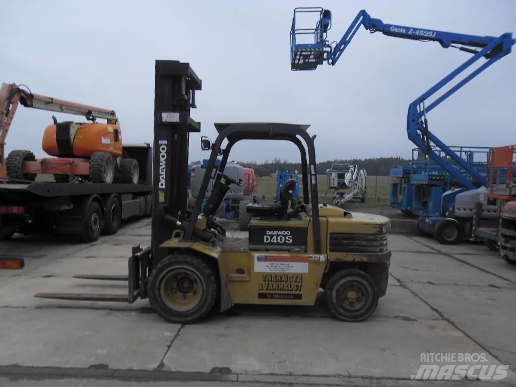 Daewoo Doosan D 40S ディーゼル・軽油