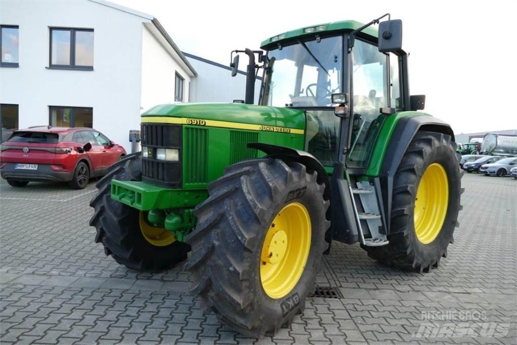 John Deere 6910 トラクター