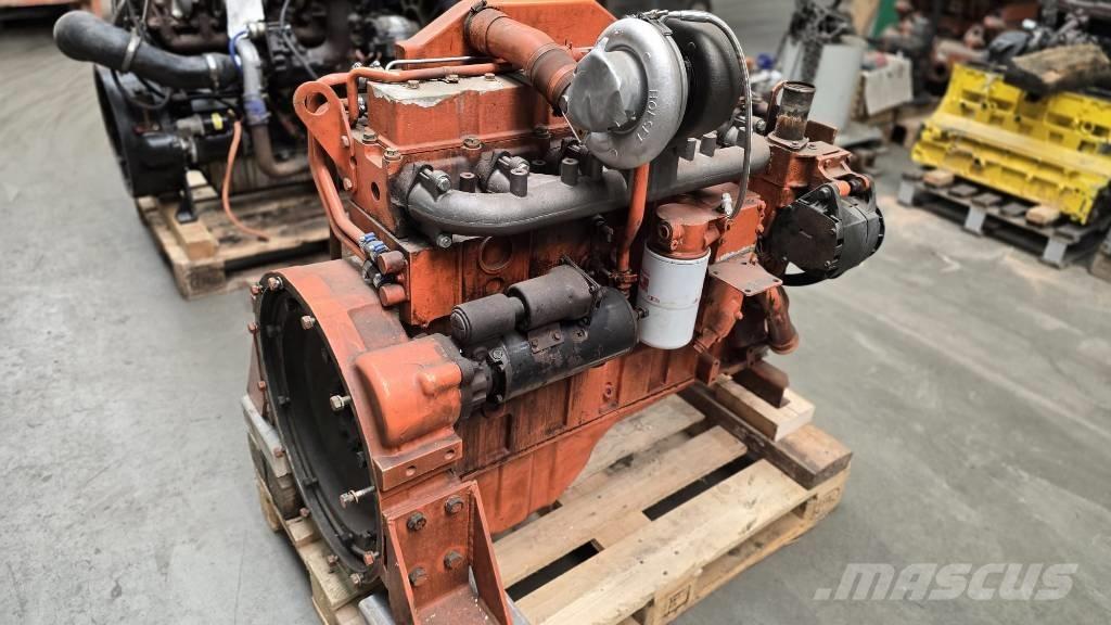 Cummins 6CTA8.3 エンジン