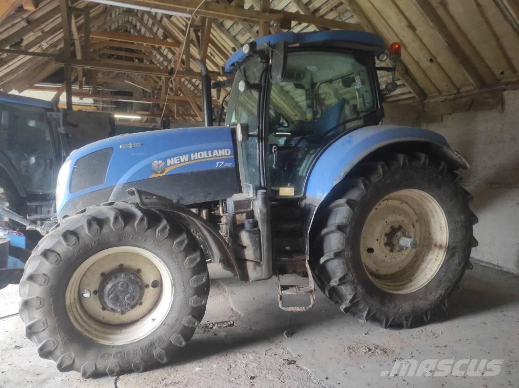 New Holland T 7.210 トラクター