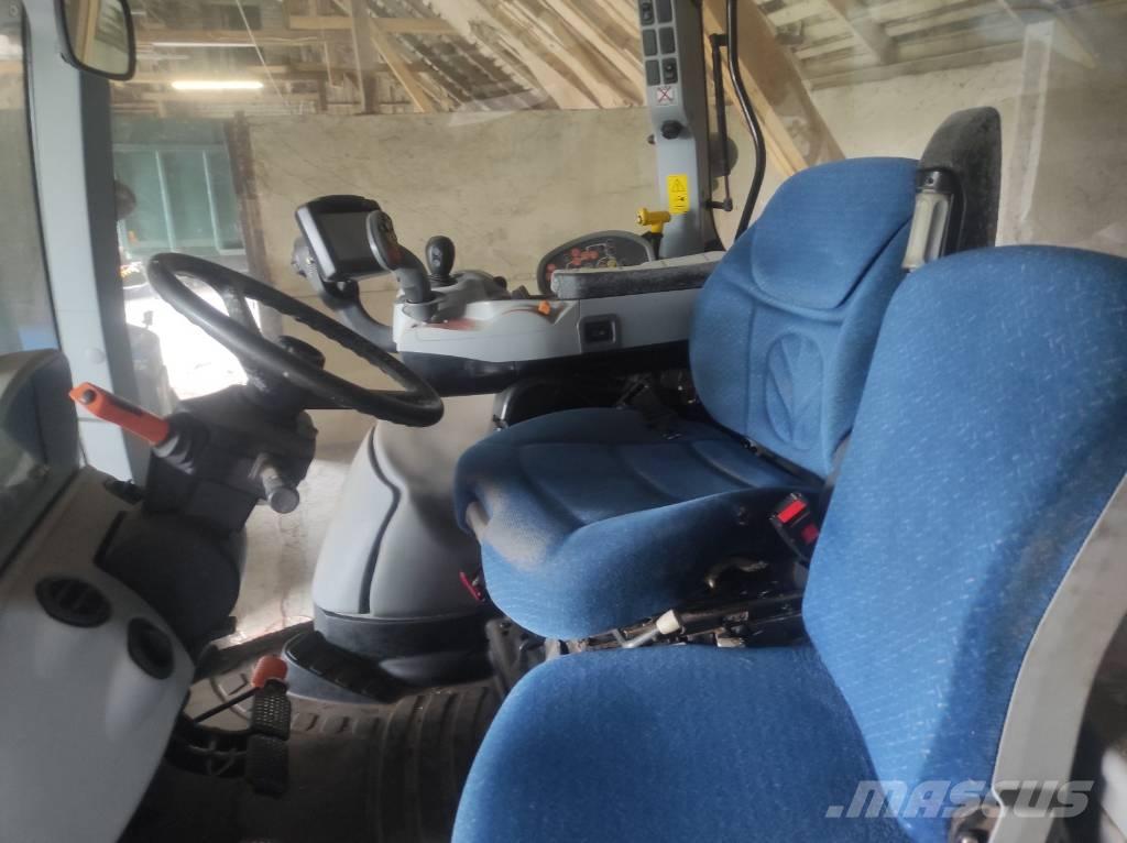 New Holland T 7.210 トラクター