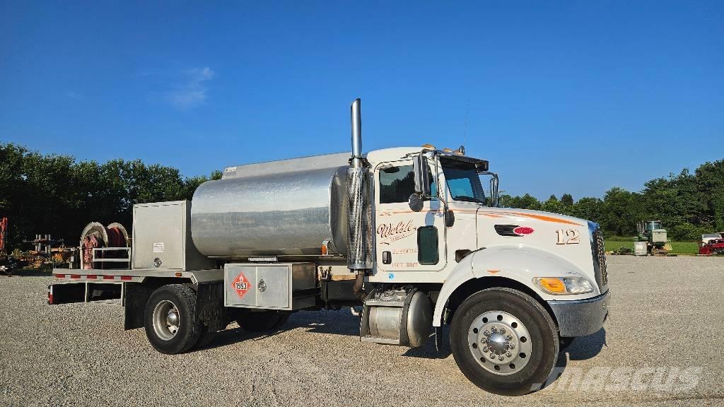 Peterbilt PB335 タンカートラック
