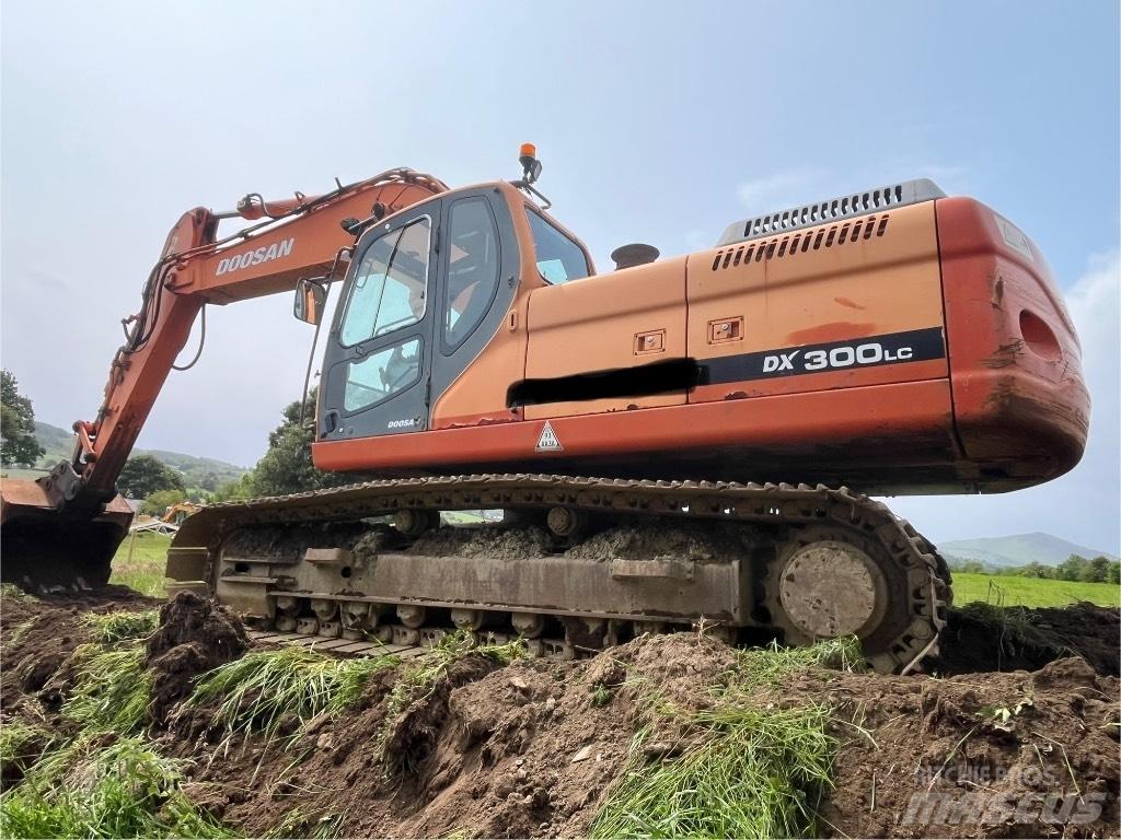 Doosan Dx300 大型油圧ショベル12t以上（パワーショベル・ユンボ）