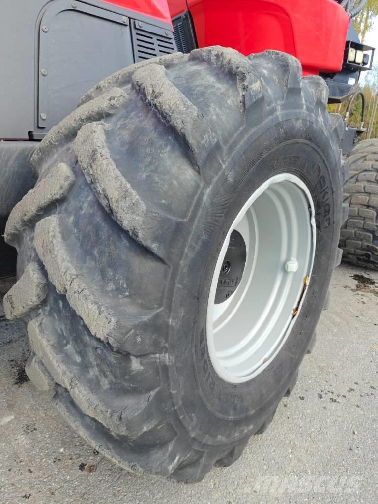 Komatsu 951 ハーベスター