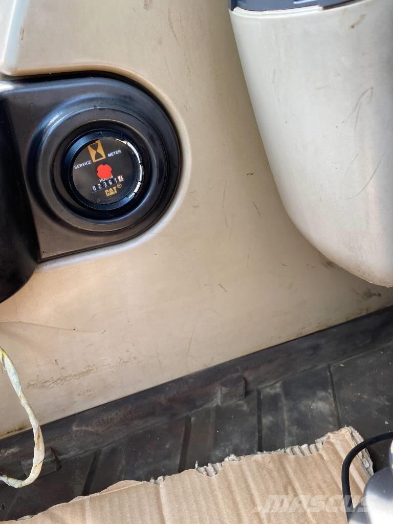CAT 330 D 大型油圧ショベル12t以上（パワーショベル・ユンボ）