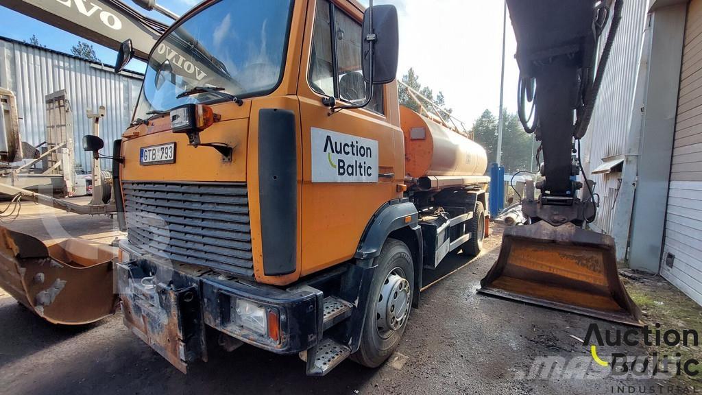 MAZ 533731 タンカートラック