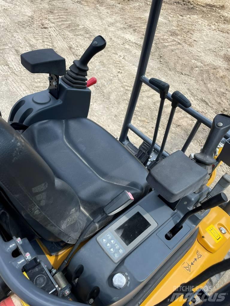 XCMG XE 18 U ミニ油圧ショベル 7t以下（ミニユンボ・ミニディガー）