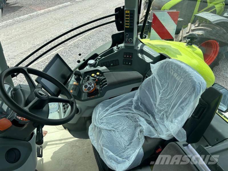 CLAAS AXION 870 トラクター