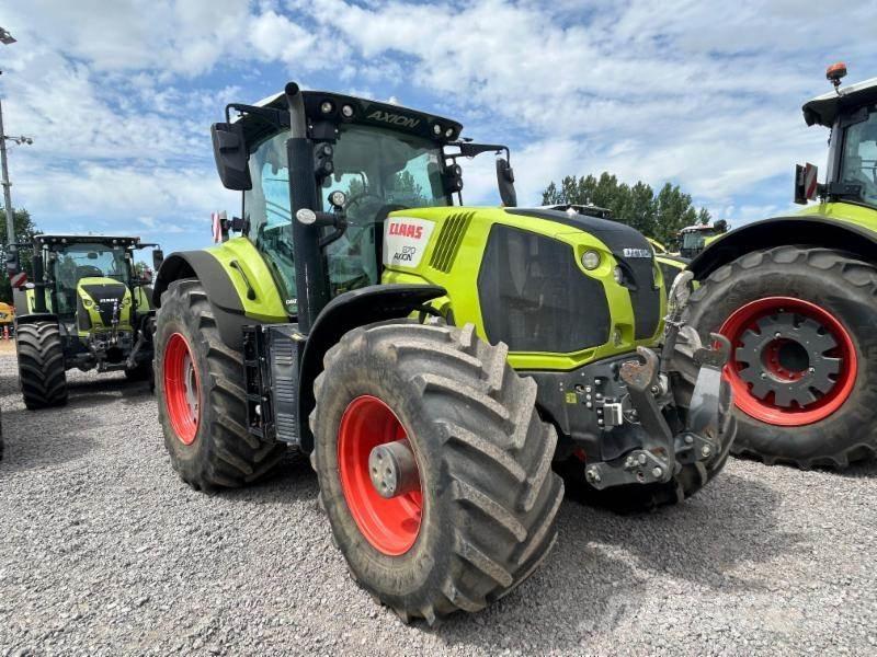 CLAAS AXION 870 トラクター