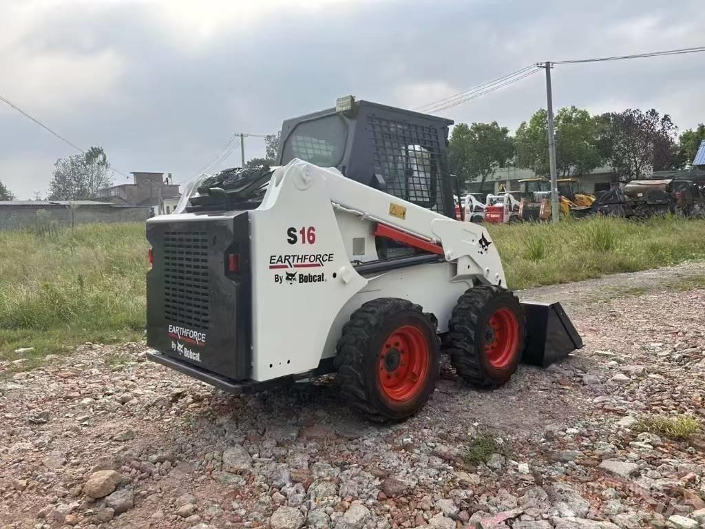 Bobcat S 16 スキッドステアローダー