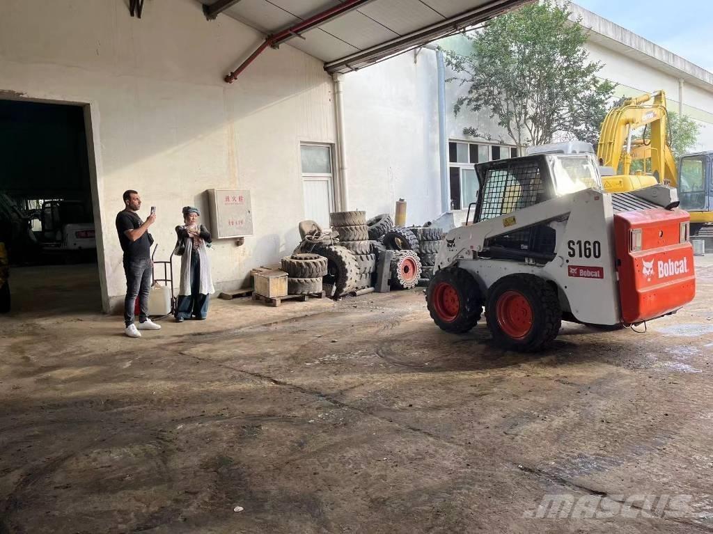Bobcat S 160 スキッドステアローダー
