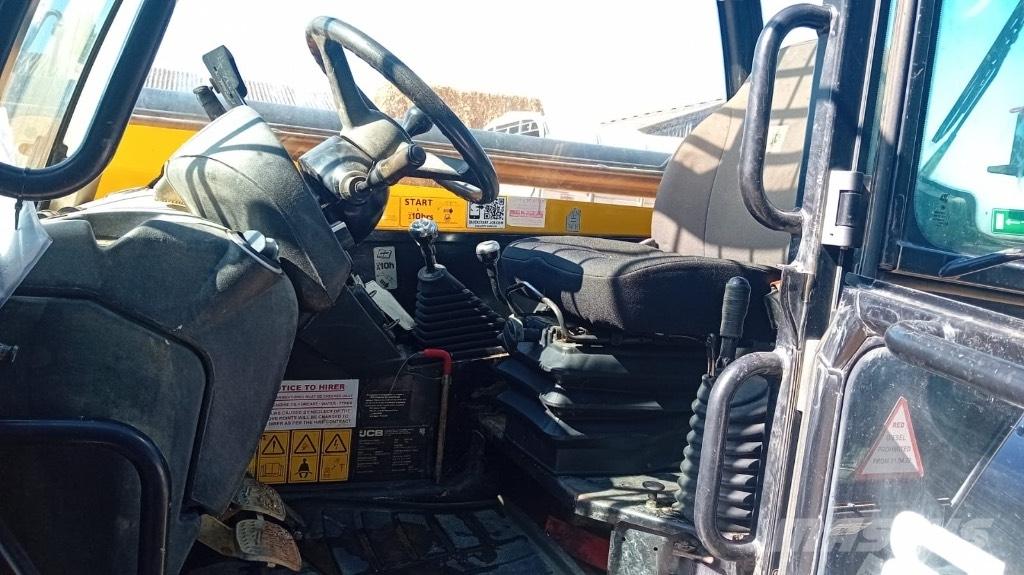 JCB 540-140 テレスコーピックハンドラー