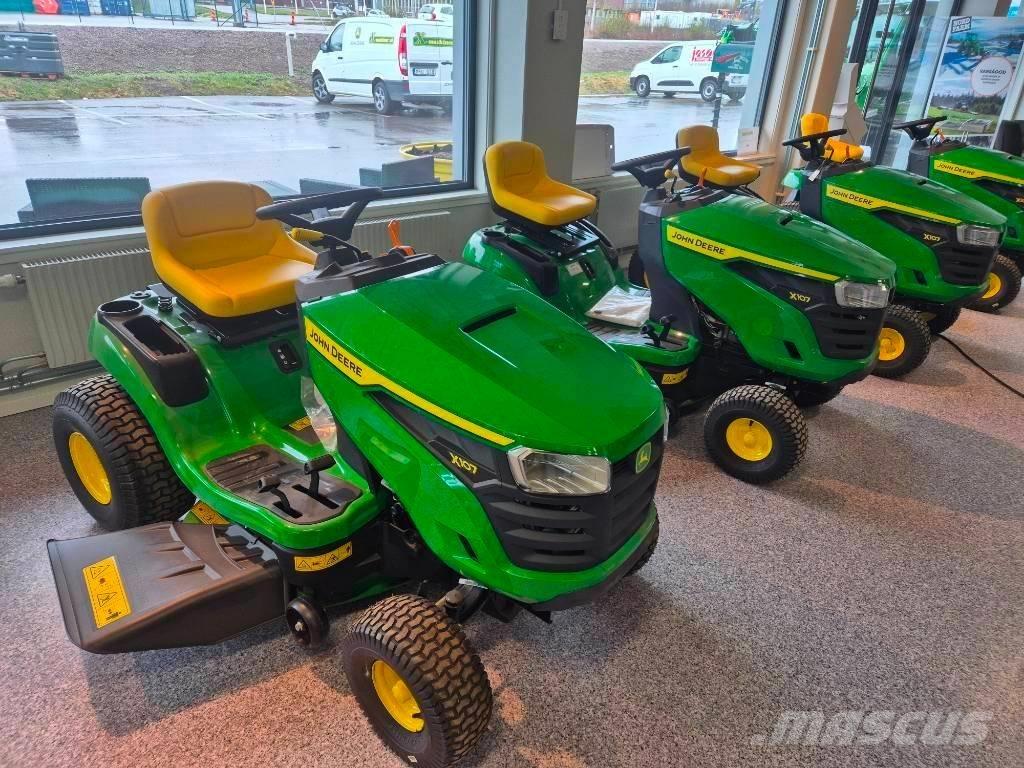 John Deere X 107 乗用・自走モア/芝刈り機