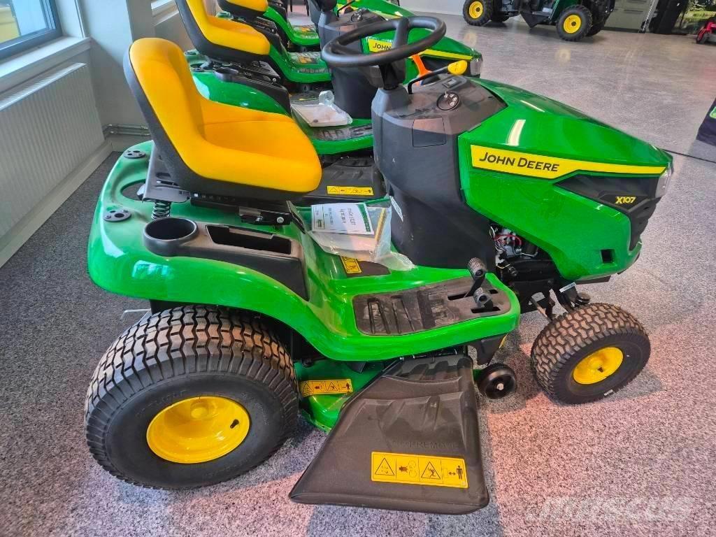 John Deere X 107 乗用・自走モア/芝刈り機