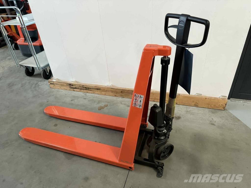 Toyota HHM 100 ハンドパレットトラック