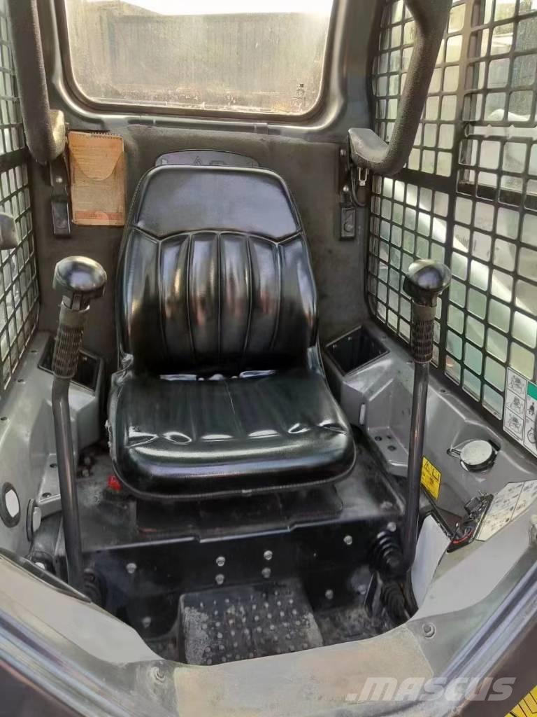 Bobcat S 450 スキッドステアローダー