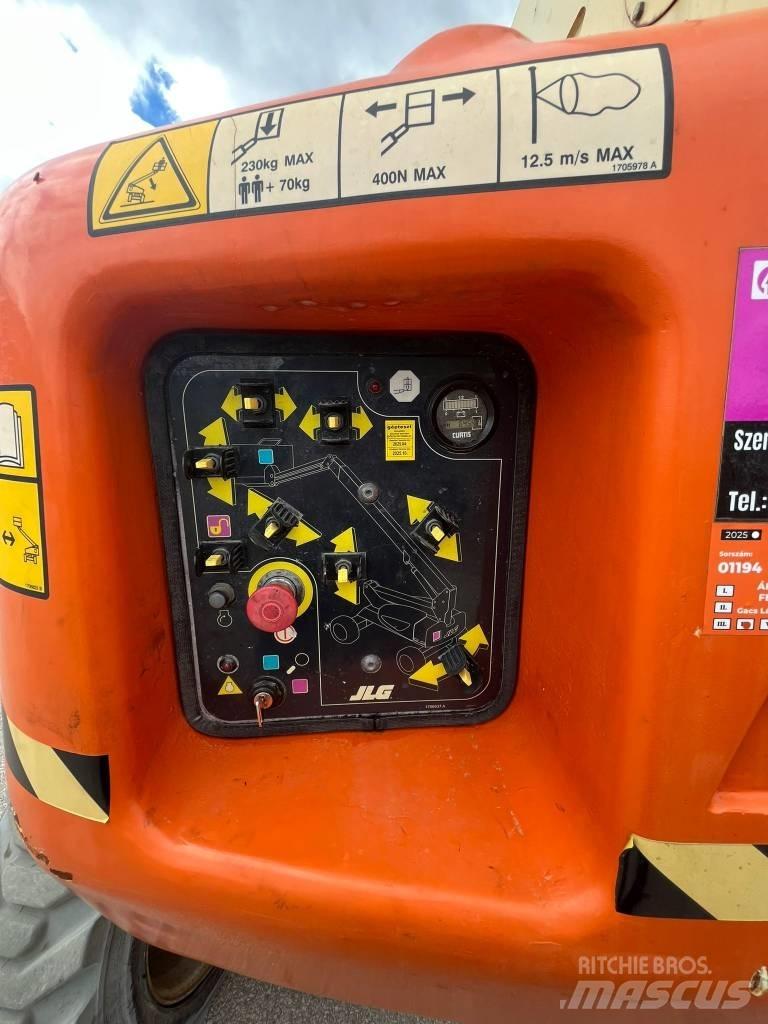 JLG M 600 JP ブームリフト　屈伸型