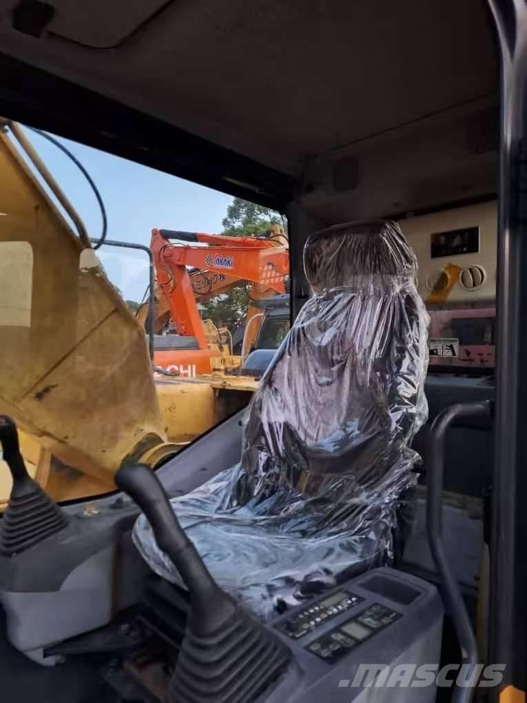 Komatsu PC 200-7 大型油圧ショベル12t以上（パワーショベル・ユンボ）