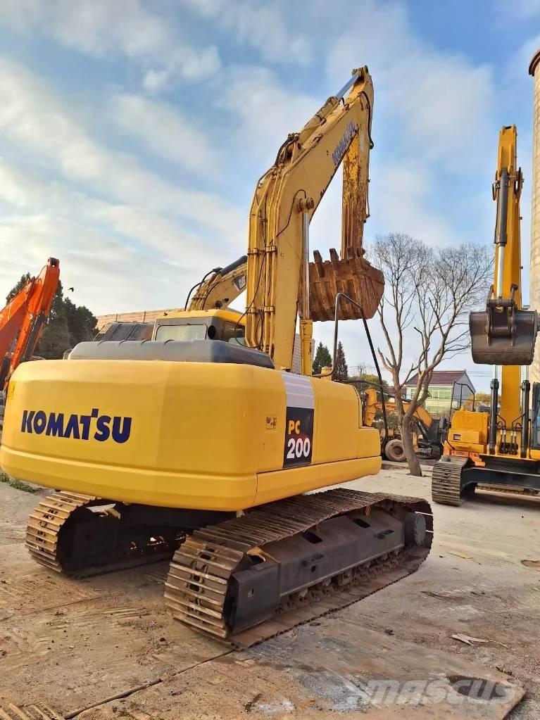 Komatsu PC 200-7 大型油圧ショベル12t以上（パワーショベル・ユンボ）