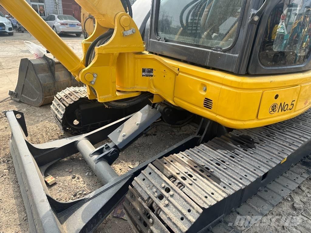 Komatsu PC 40 ミニ油圧ショベル 7t以下（ミニユンボ・ミニディガー）