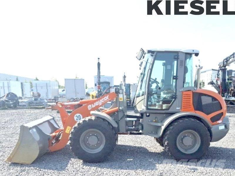 Atlas AR 480 スキッドステアローダー