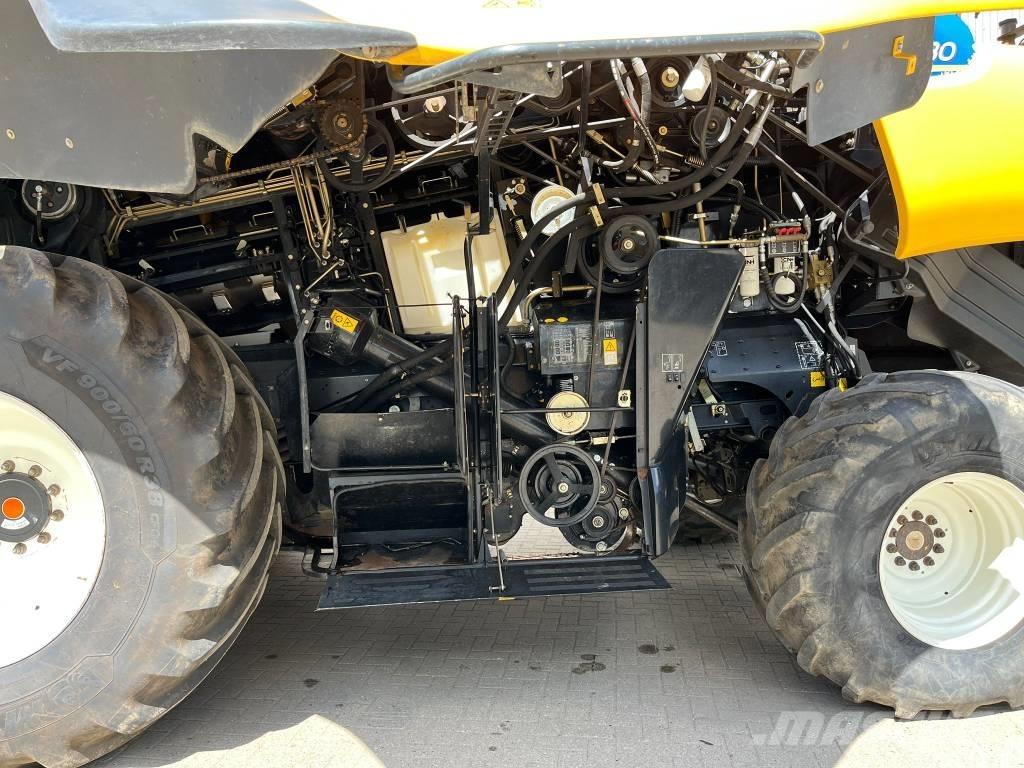 New Holland CR 8.80 コンバイン